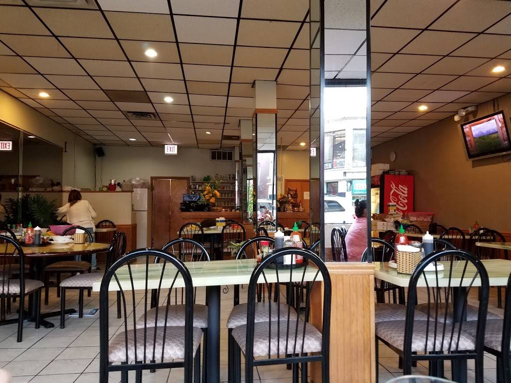 Pho Xe Lua | restaurant | 1021 W Argyle St, Chicago, IL 60640, USA | 7732757512 OR +1 773-275-7512