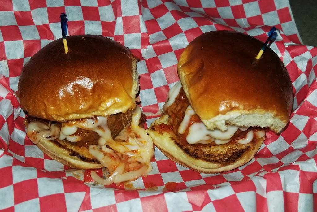 Dog and Duck Belle Hall | restaurant | 624 Long Point Rd A, Mt Pleasant, SC 29464, USA | 8438813056 OR +1 843-881-3056