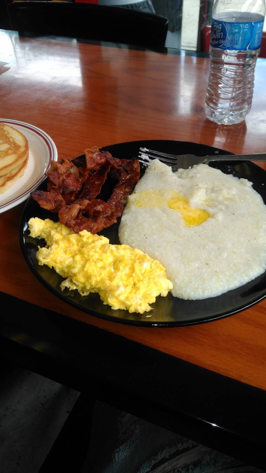 Moms Kitchen | restaurant | Newark, NJ 07106, USA | 9738490487 OR +1 973-849-0487