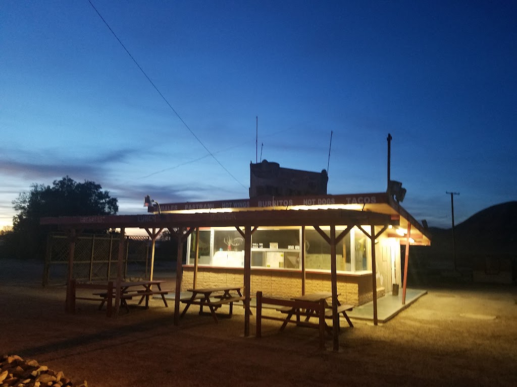 Titas Burger Den | restaurant | 38434 W Yermo Rd, Yermo, CA 92398, USA | 7609058205 OR +1 760-905-8205