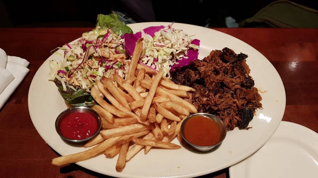 Wood Ranch BBQ & Grill | meal takeaway | The Shops at Dos Lagos, 2785 Lakeshore Dr, Corona, CA 92883, USA | 9516674200 OR +1 951-667-4200