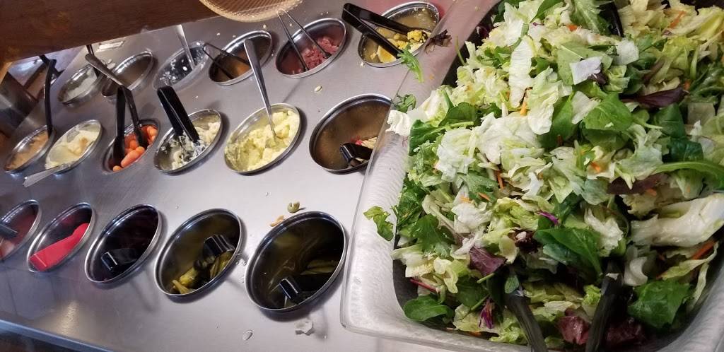 Mazzios | restaurant | 103 Holiday Ln, Locust Grove, OK 74352, USA | 9184792900 OR +1 918-479-2900