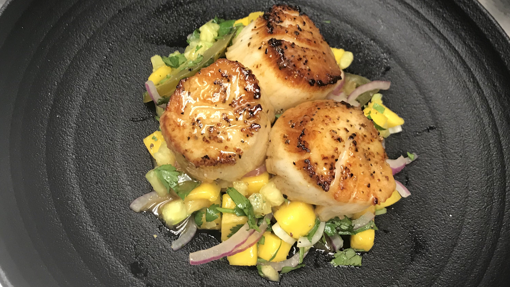 The Barn Bowl & Bistro | restaurant | 13 Uncas Ave, Oak Bluffs, MA 02557, USA | 5086969800 OR +1 508-696-9800