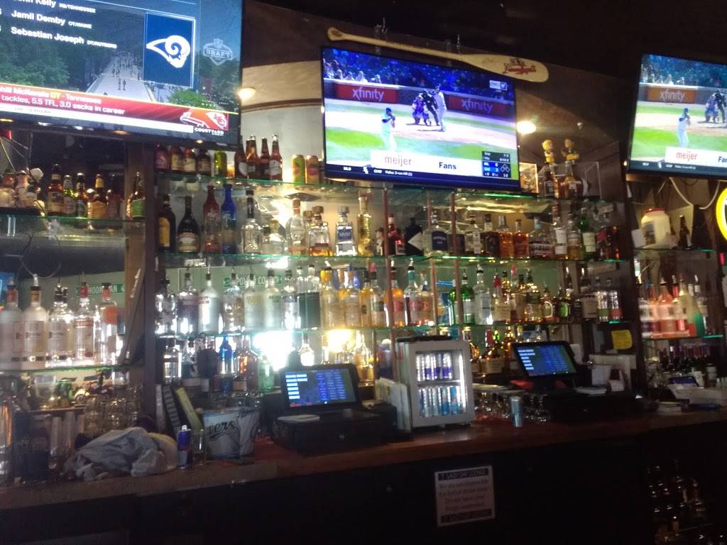 Lazy Oaf Lounge | night club | 1617 N Stoughton Rd, Madison, WI 53704, USA | 6084410370 OR +1 608-441-0370