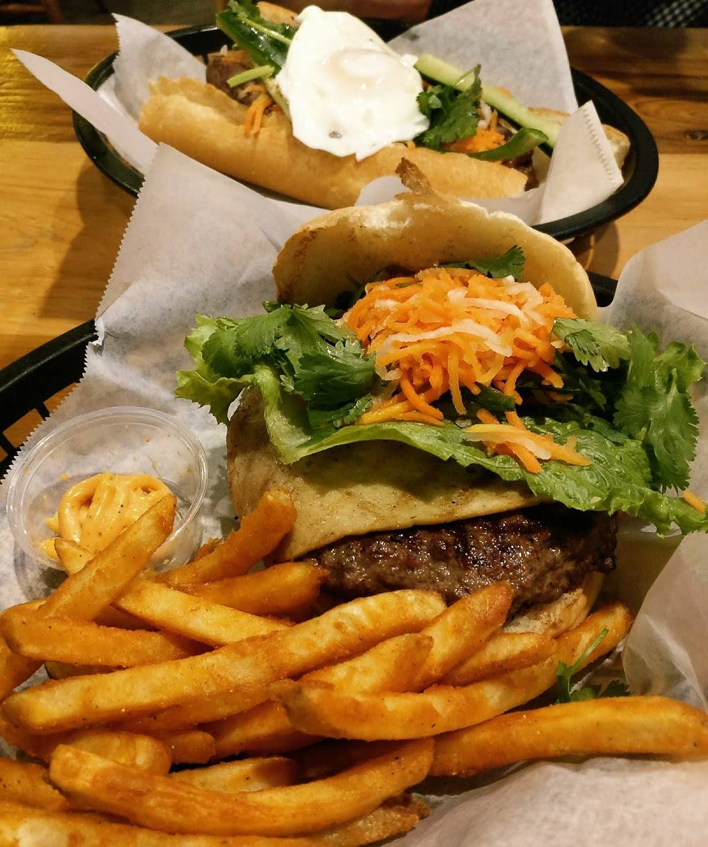 Hughies | restaurant | 1802 W 18th St, Houston, TX 77008, USA | 7138691830 OR +1 713-869-1830