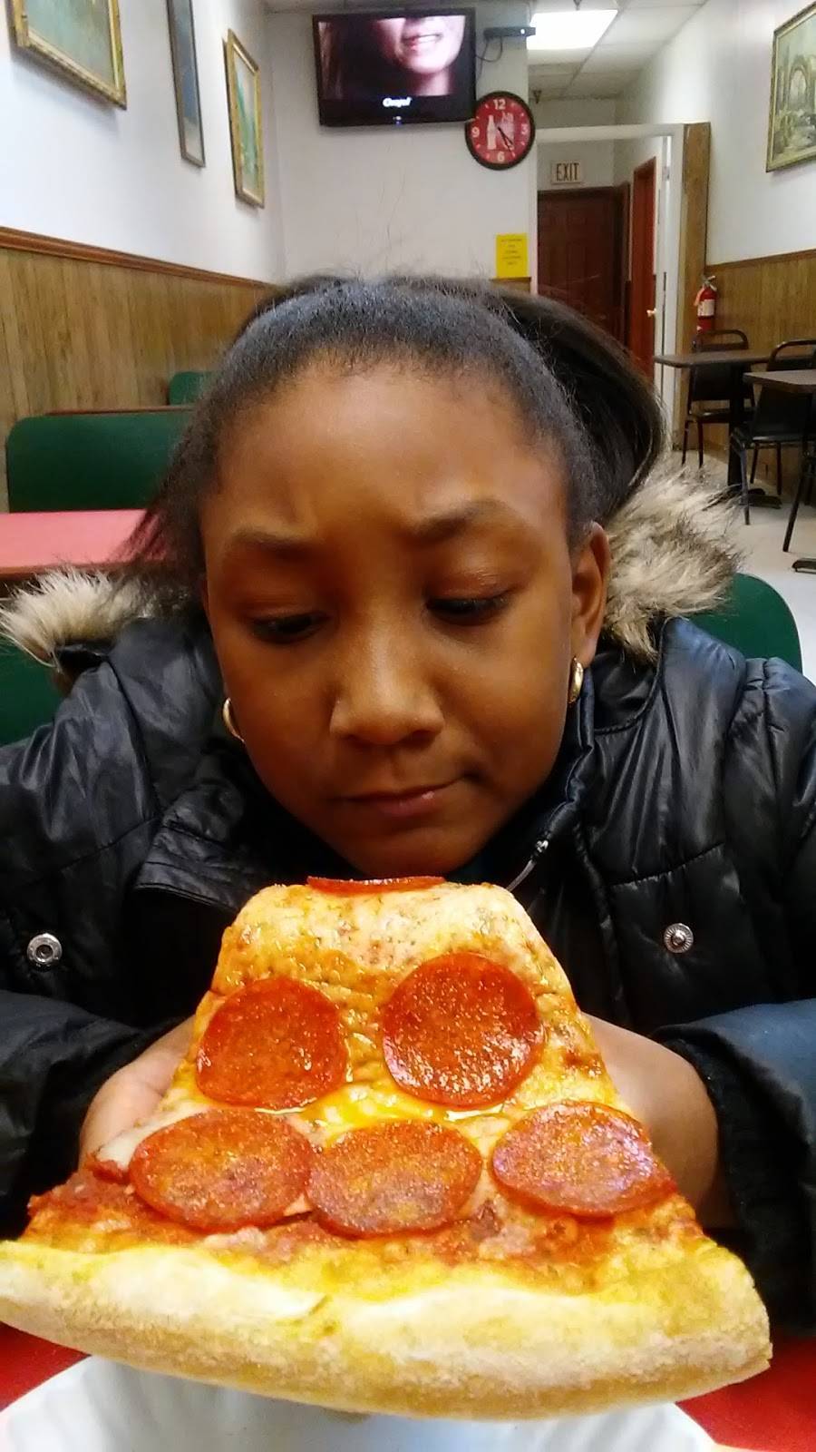 Riviera Pizza | restaurant | 124 Fox Hunt Dr, Bear, DE 19701, USA | 3028343424 OR +1 302-834-3424