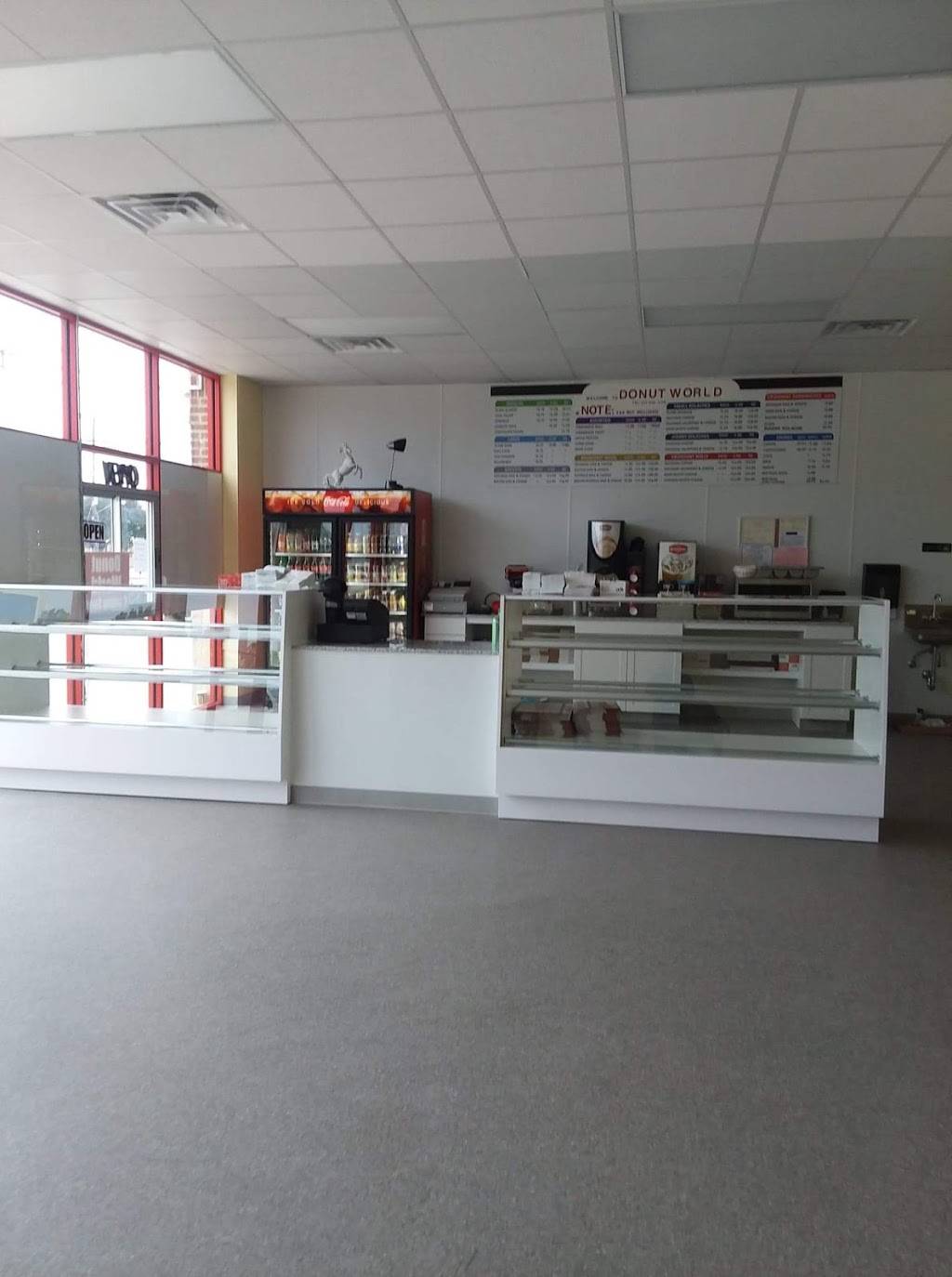 Donut World | restaurant | Donut World, 1117 E McNeese St, Lake Charles, LA 70607, USA | 3376026119 OR +1 337-602-6119