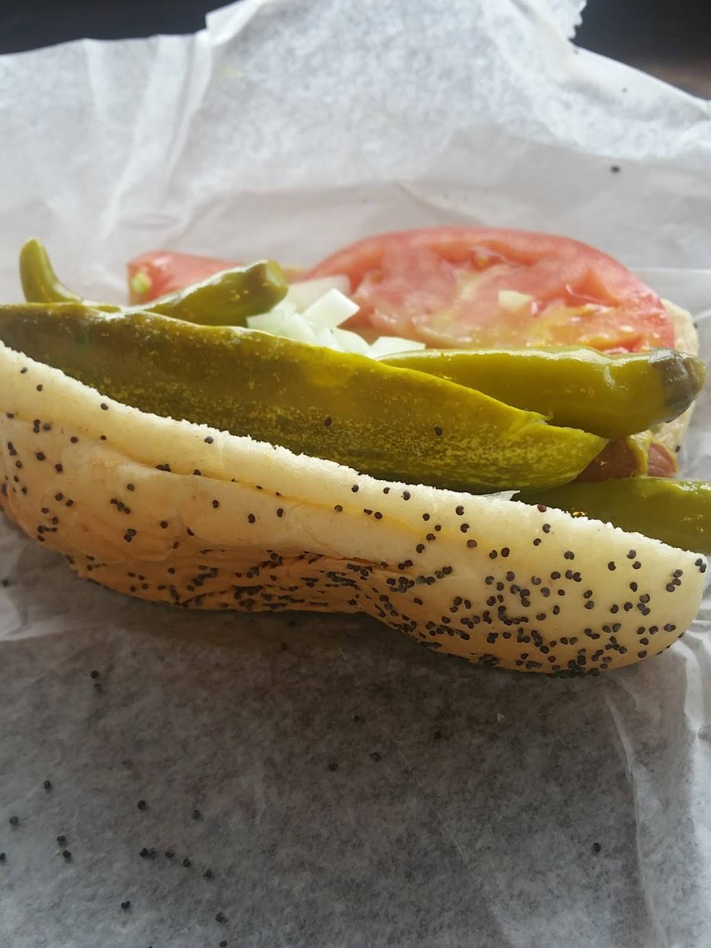 H Dog | restaurant | 36 US-41, Schererville, IN 46375, USA | 2193226382 OR +1 219-322-6382