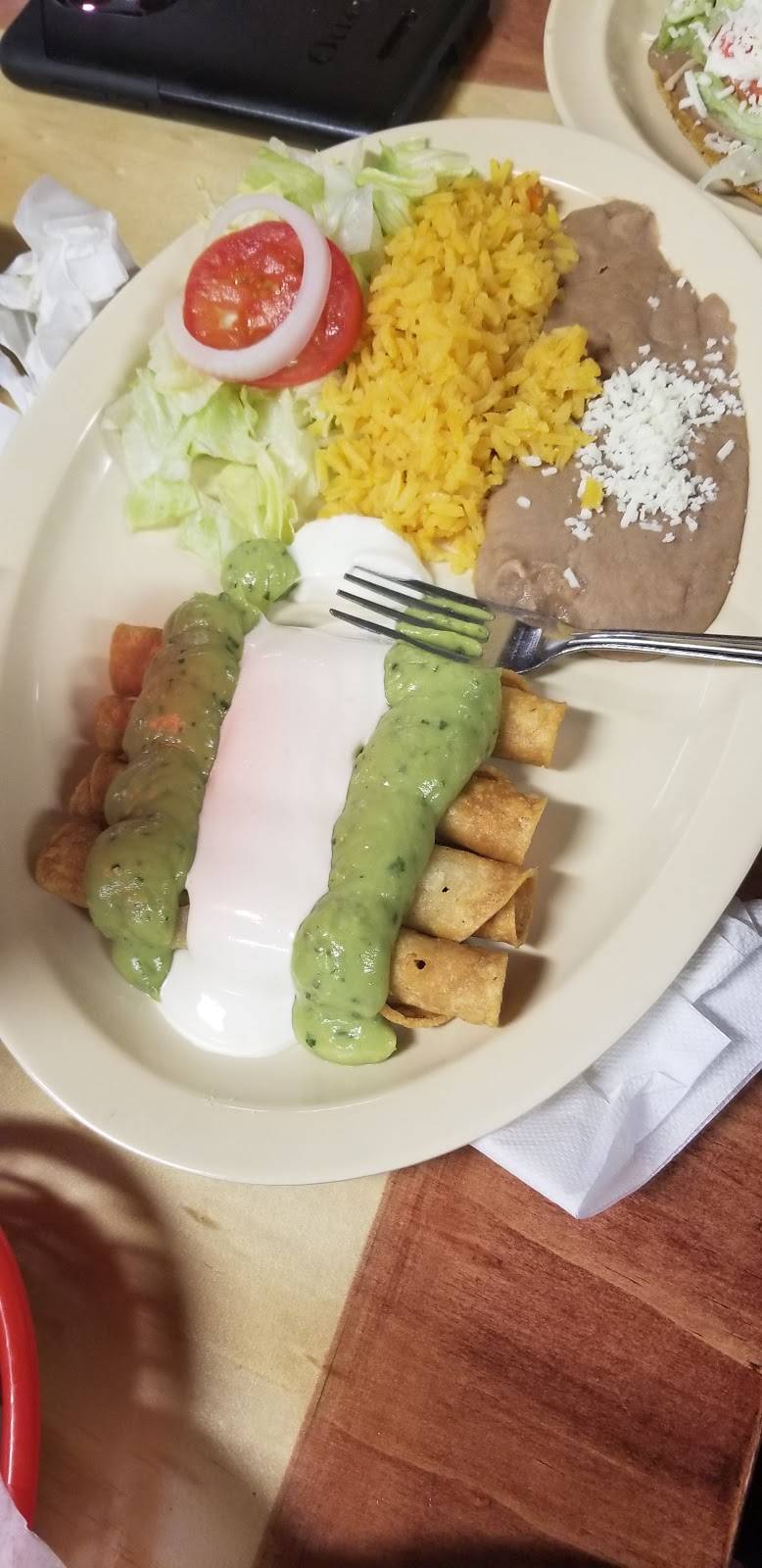 Tostada Regia Denver Harbor | restaurant | 826 Zoe St, Houston, TX 77020, USA | 2813153149 OR +1 281-315-3149