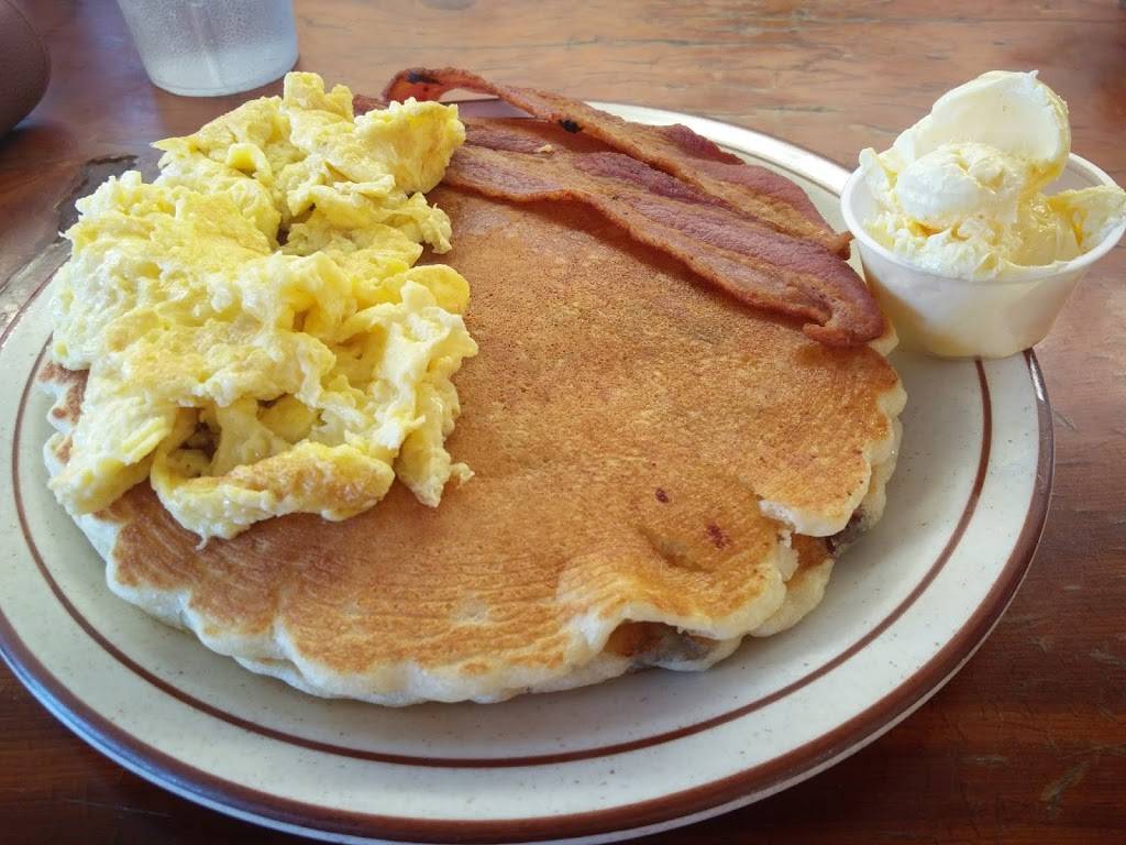 Old Country Coffee Shop | restaurant | 32019 Holiday Ln, Running Springs, CA 92382, USA | 9098673100 OR +1 909-867-3100