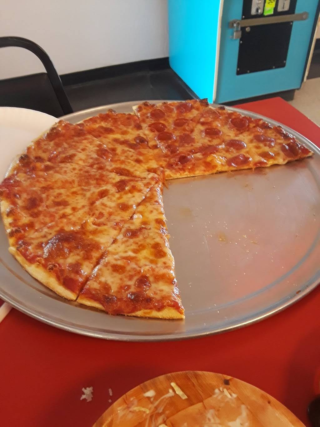 Jakes Pizza | restaurant | 1745 Rostraver Rd, Belle Vernon, PA 15012, USA | 7249292809 OR +1 724-929-2809