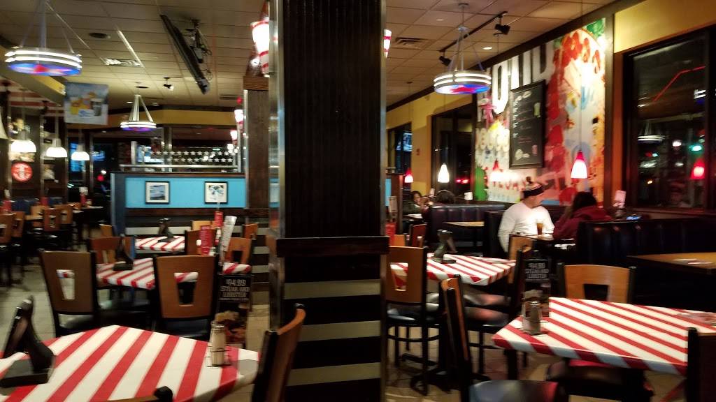 TGI Fridays | restaurant | 1780 E Gun Hill Rd, Bronx, NY 10469, USA | 7186717920 OR +1 718-671-7920
