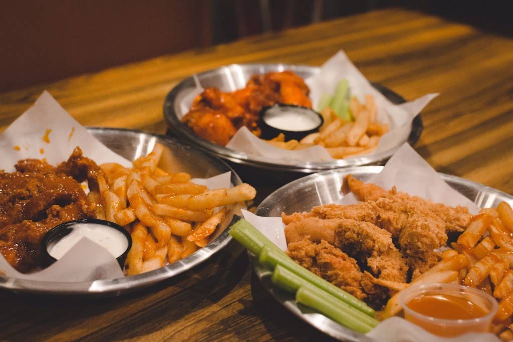 Pluckerz Wing Bar | restaurant | 1602 21st Ave S #3125, Nashville, TN 37212, USA | 6154906860 OR +1 615-490-6860