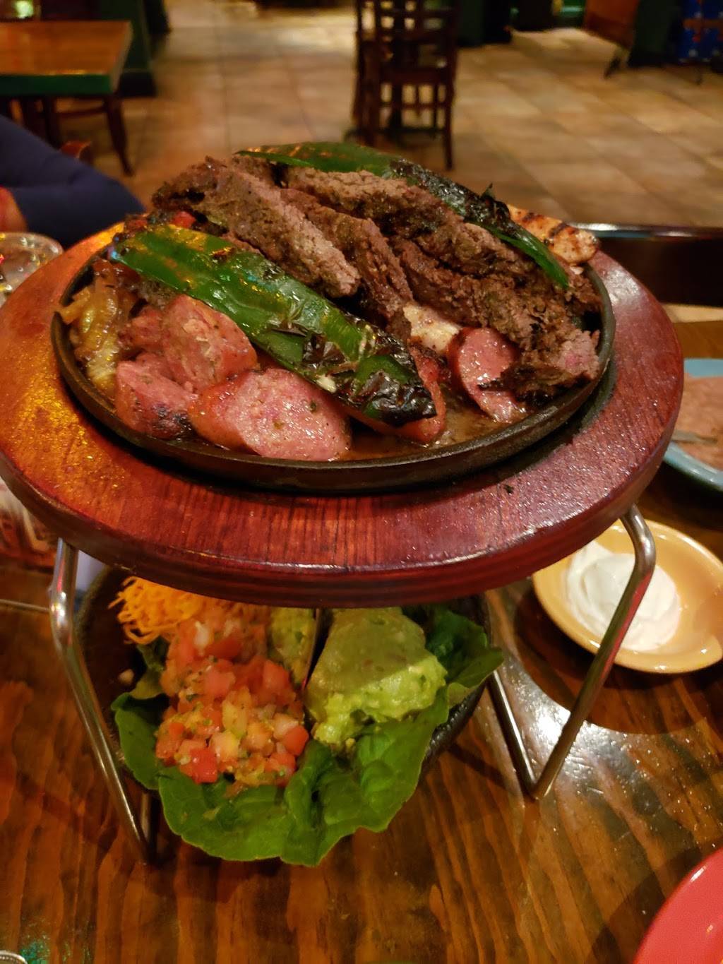 Lupe Tortilla | restaurant | 9313 Katy Fwy A, Houston, TX 77024, USA | 7134916165 OR +1 713-491-6165