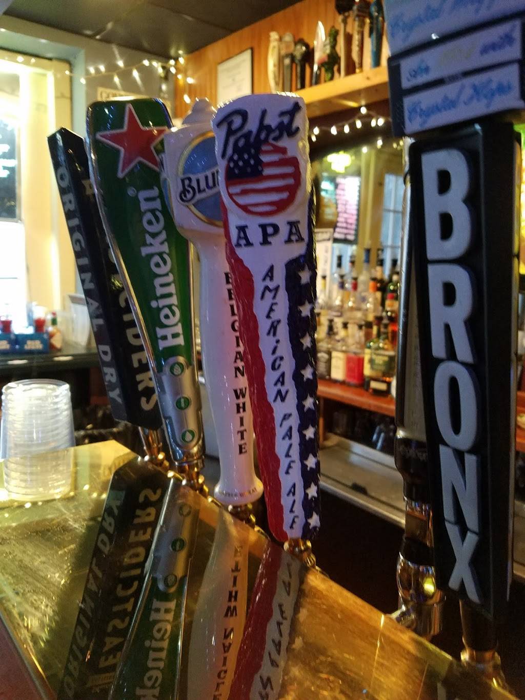 Portside Bar & Grill | restaurant | 242 Traders Cove, Port Jefferson, NY 11777, USA | 6313313390 OR +1 631-331-3390