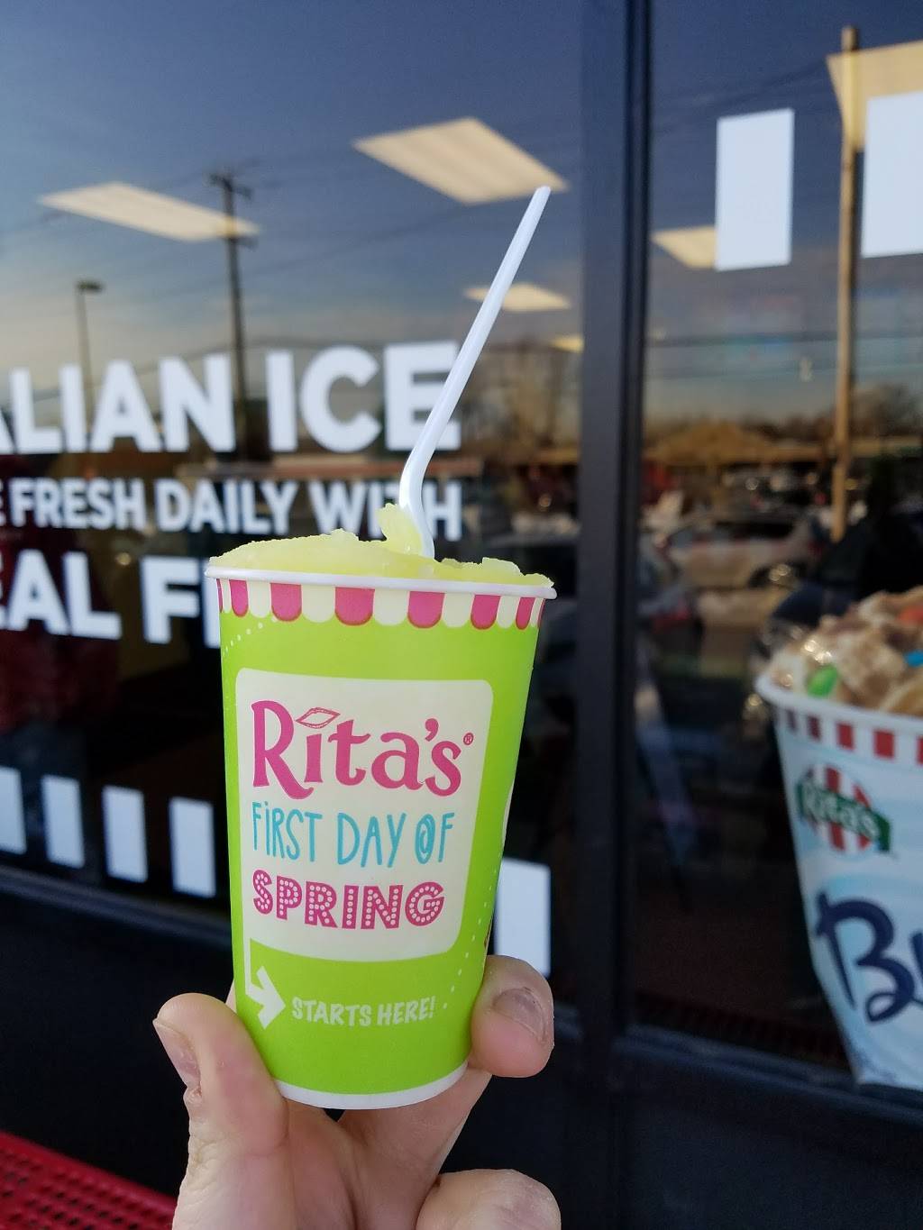 Ritas Italian Ice & Frozen Custard | restaurant | 499 Domino Ln, Philadelphia, PA 19128, USA | 2154834000 OR +1 215-483-4000