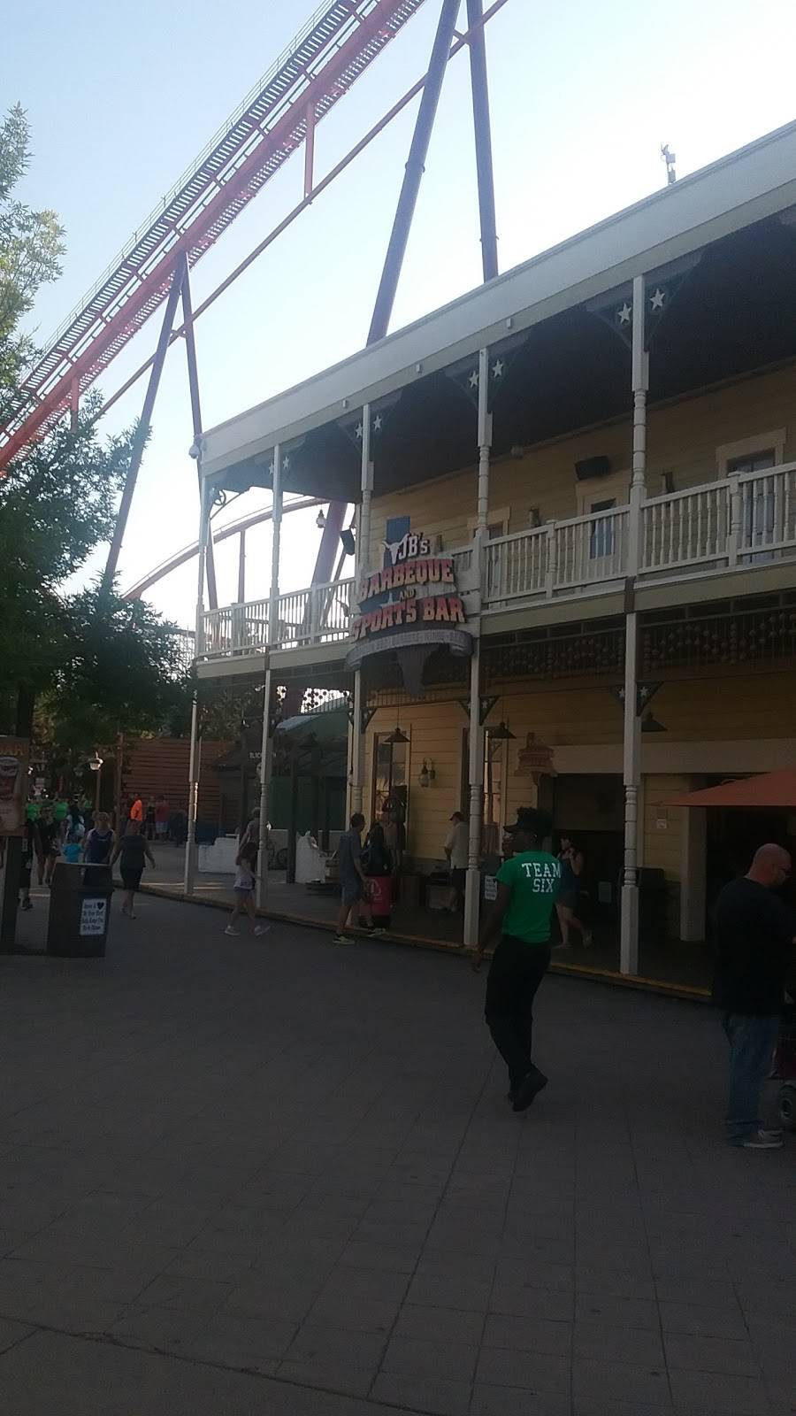 JB’s Barbeque Express | restaurant | 1 Great America Parkway, Gurnee, IL 60031, USA | 8472491776 OR +1 847-249-1776