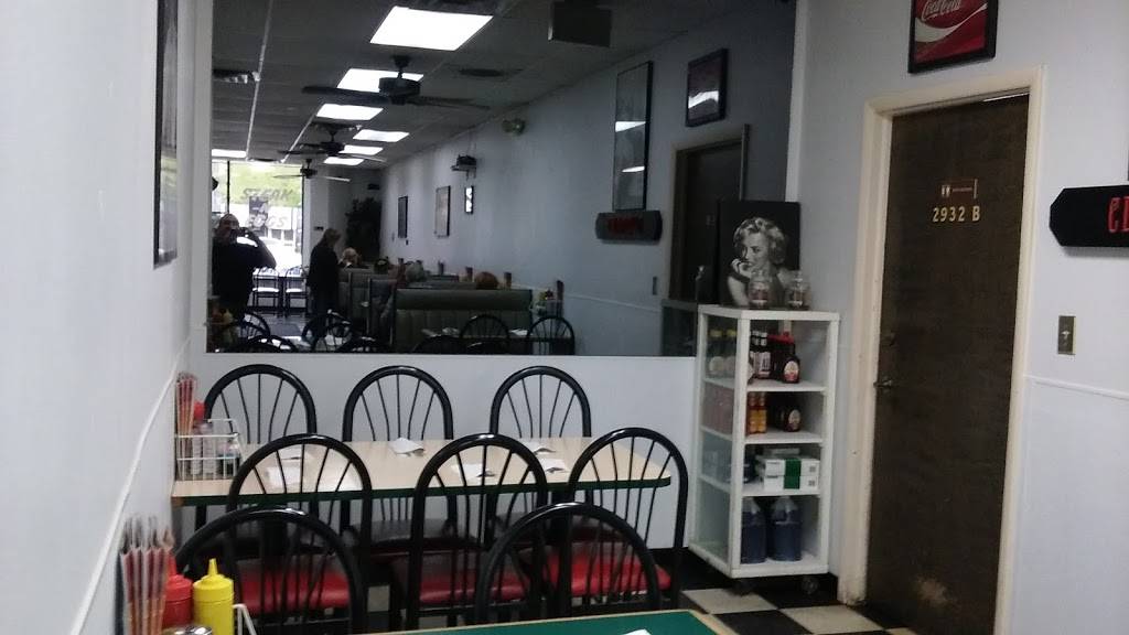 The Classic Coney Cafe | cafe | 2932 E Highland Rd, Highland Charter Twp, MI 48356, USA | 2488892724 OR +1 248-889-2724