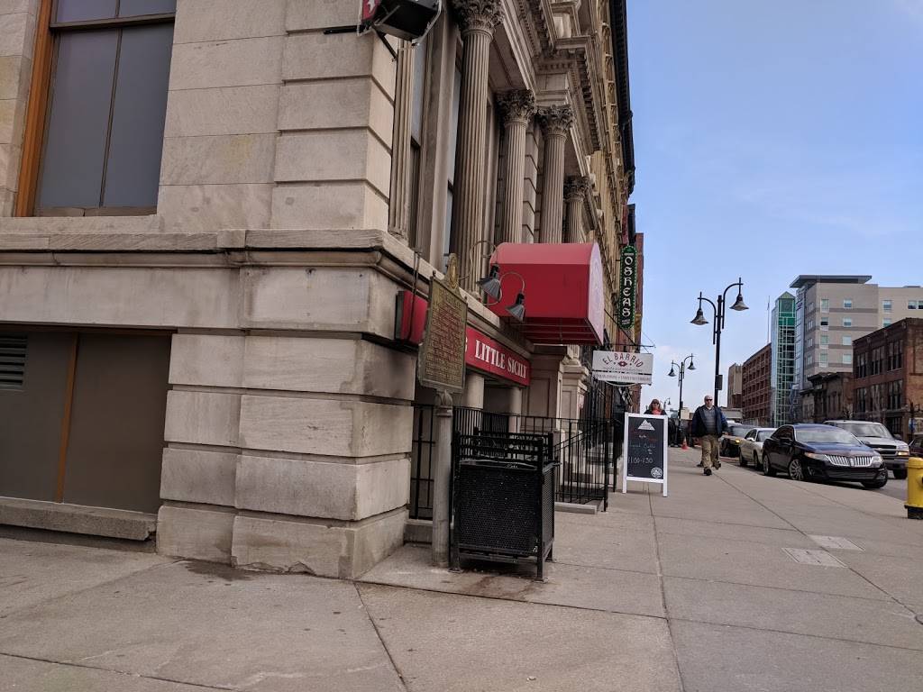 Bearnos Pizza | restaurant | 131 W Main St, Louisville, KY 40202, USA | 5025847437 OR +1 502-584-7437