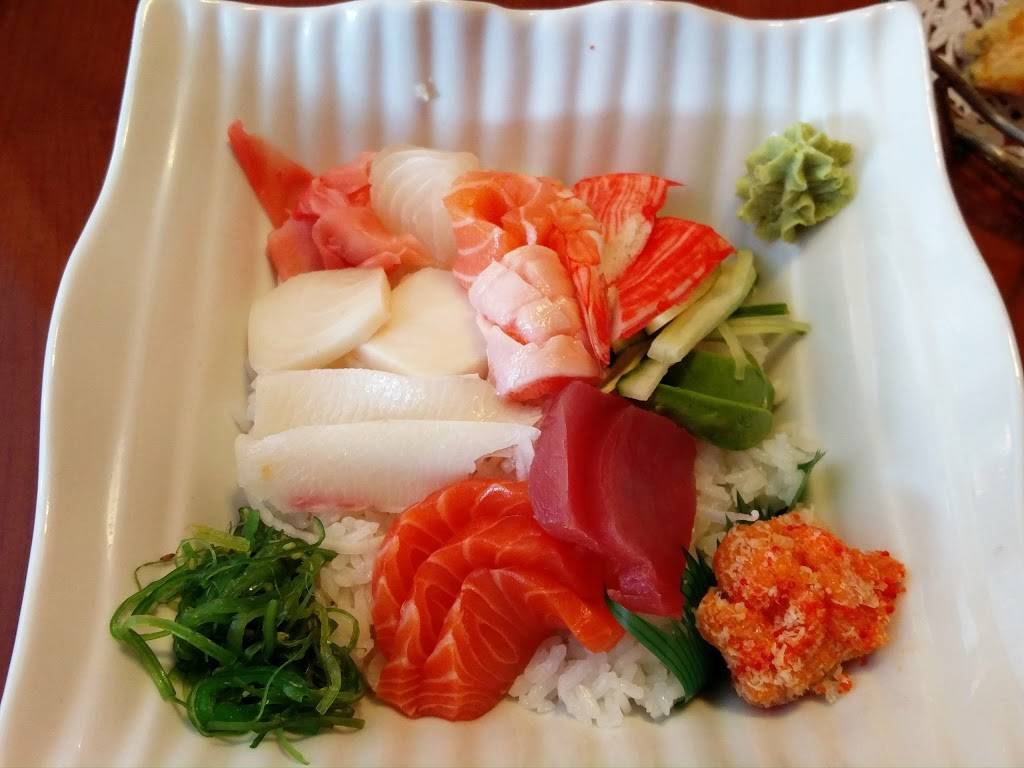 Suki Sushi | restaurant | 347 Erb St W #4, Waterloo, ON N2L 1W4, Canada | 5197461566 OR +1 519-746-1566