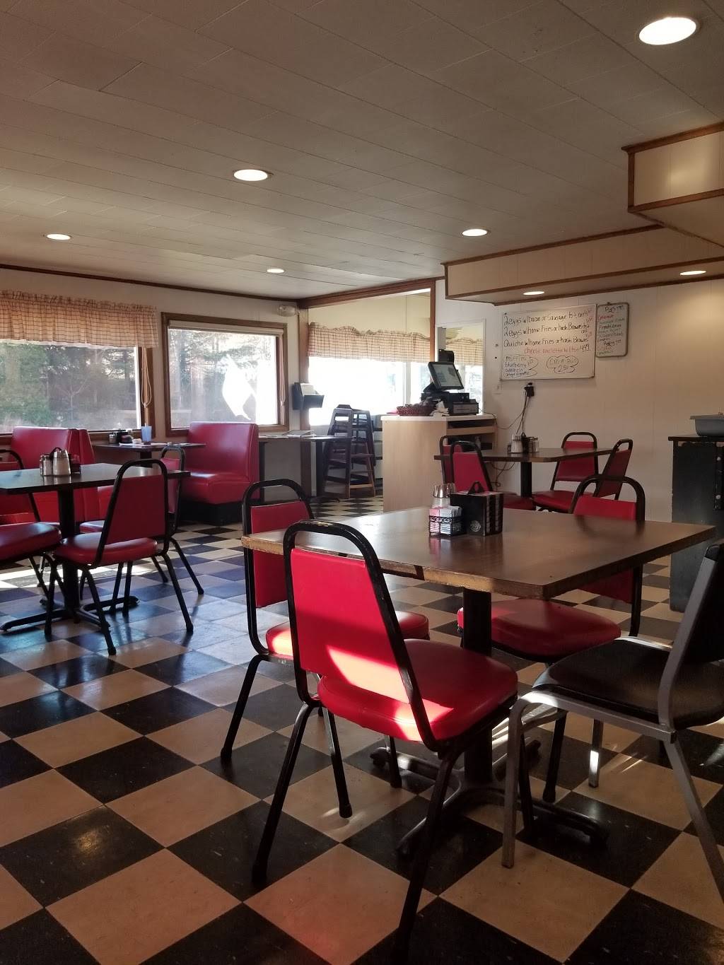 Daves Diner | restaurant | 390 Brunswick Ave, Gardiner, ME 04345, USA | 2075880022 OR +1 207-588-0022