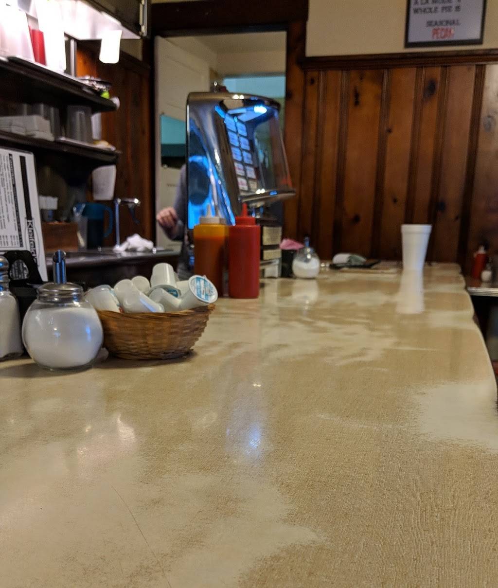 Kleifelds Restaurant | restaurant | 4048 Erie St, Willoughby, OH 44094, USA | 4409427646 OR +1 440-942-7646