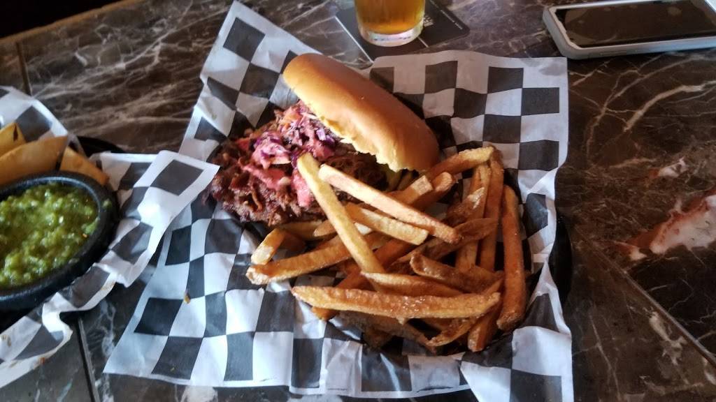 Brews Brothers | restaurant | 2404 Strand St, Galveston, TX 77550, USA | 4097632739 OR +1 409-763-2739