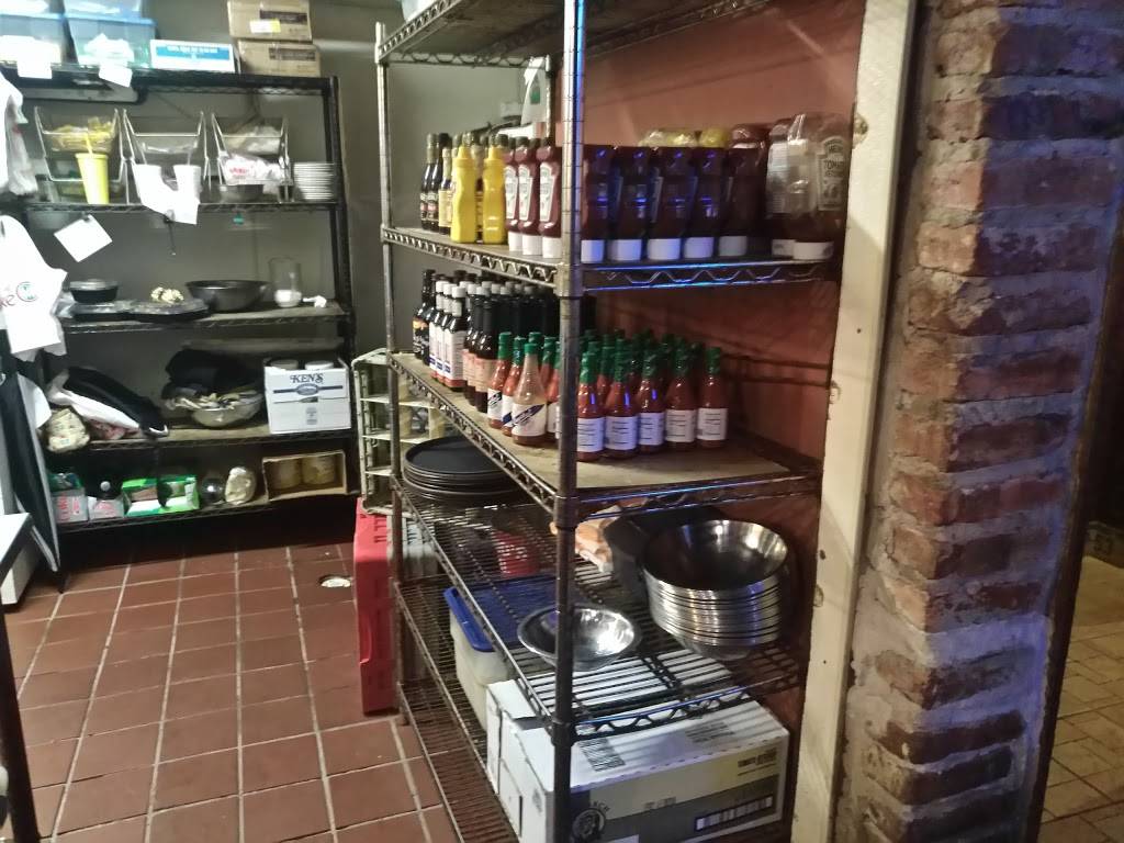 Bubbas Roadhouse & Saloon | restaurant | 2121 SW Pine Island Rd, Cape Coral, FL 33991, USA | 2392825520 OR +1 239-282-5520