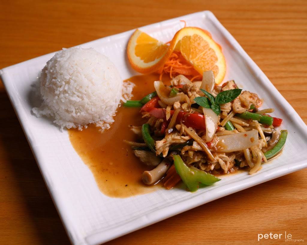 Chang Kao Thai Cuisine | restaurant | 6233 14th St W, Bradenton, FL 34207, USA | 9417392217 OR +1 941-739-2217