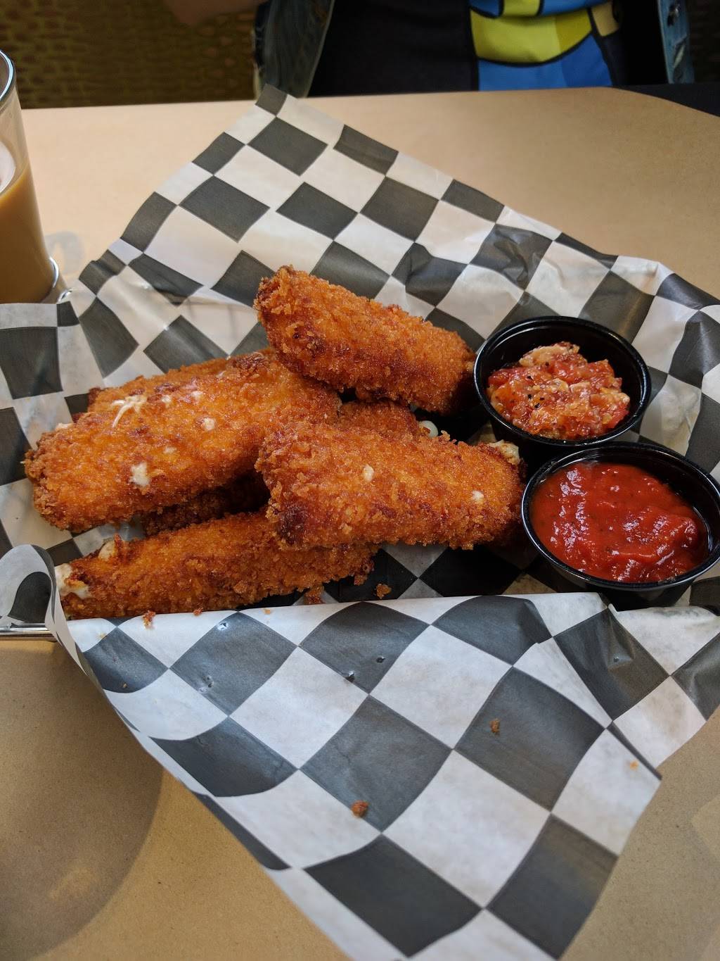 The Wall Street Pub & Grille | restaurant | 235 Miami St, Tiffin, OH 44883, USA | 4194485848 OR +1 419-448-5848