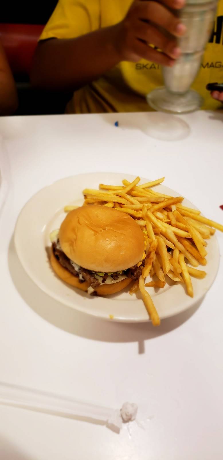 Steak n Shake | restaurant | 18627 US-19, Clearwater, FL 33764, USA | 7275356605 OR +1 727-535-6605