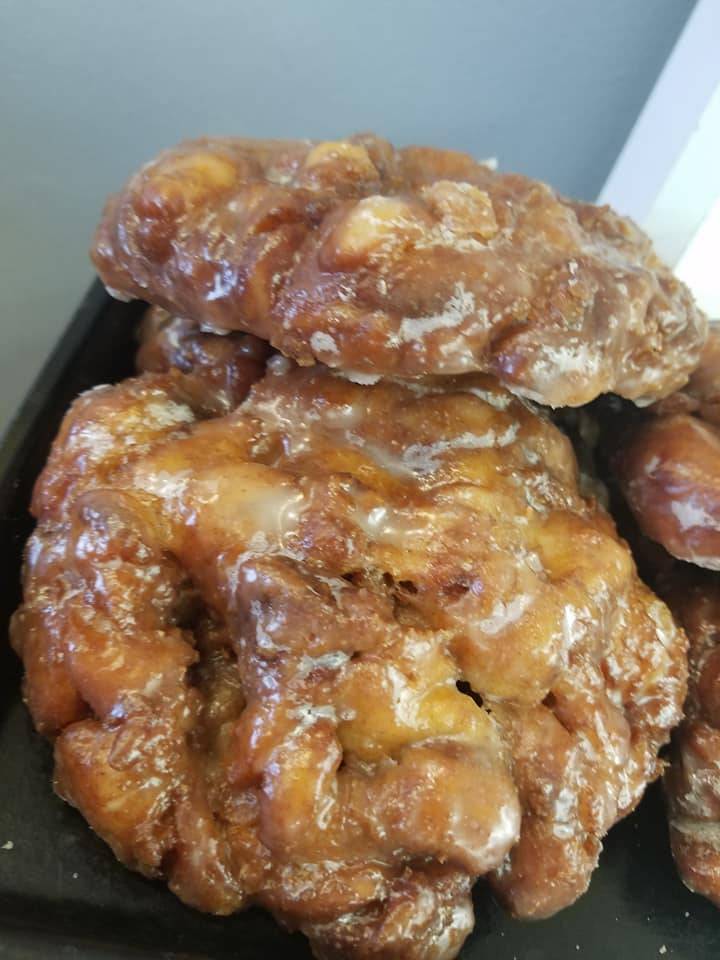 Dough-Versity Donuts & Coffee | restaurant | 5 S Beech St, Oxford, OH 45056, USA | 5135236549 OR +1 513-523-6549