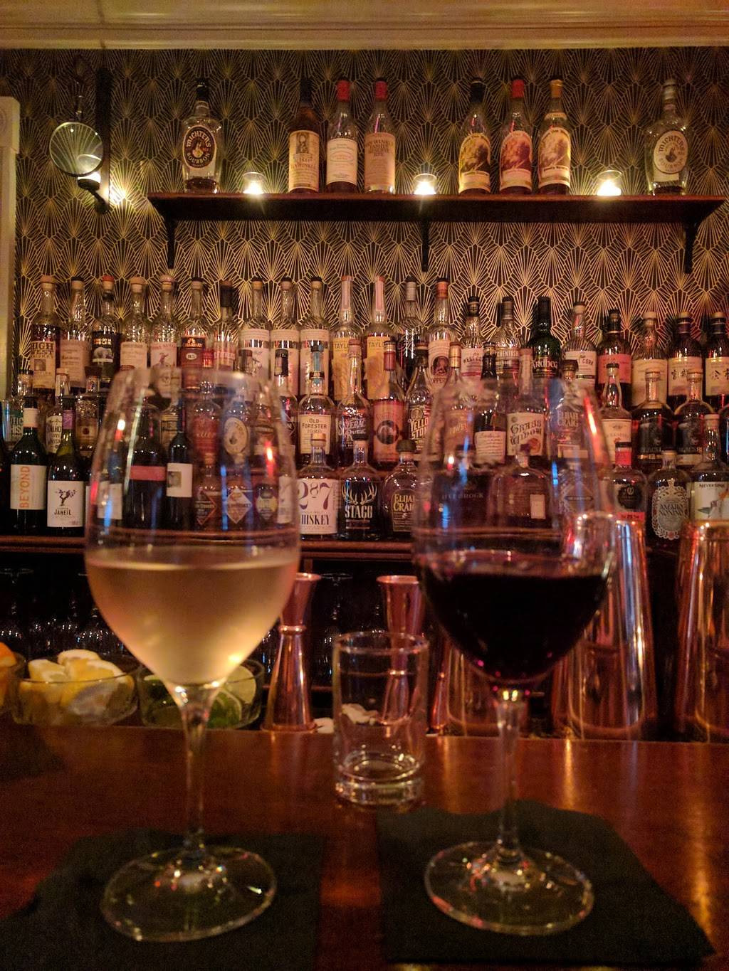 Pour | restaurant | 241 E Main St, Mt Kisco, NY 10549, USA | 9148640606 OR +1 914-864-0606