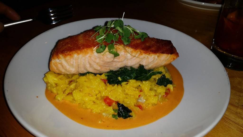 Avenue N | restaurant | 20 Newman Ave, Rumford, RI 02916, USA | 4012702836 OR +1 401-270-2836