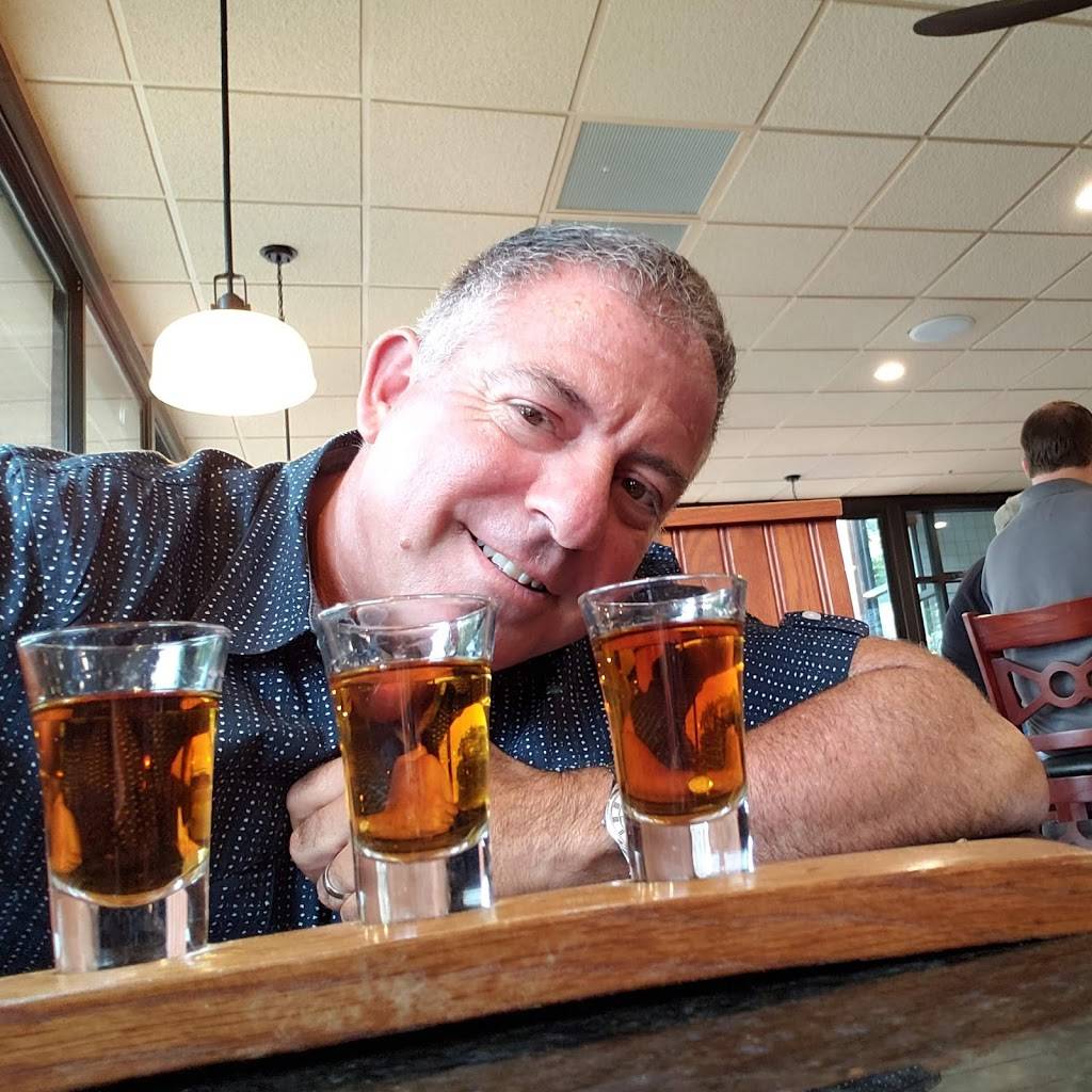 Captains Quarters Restaurant | restaurant | 5700 Captains Quarters Rd, Prospect, KY 40059, USA | 5022281651 OR +1 502-228-1651