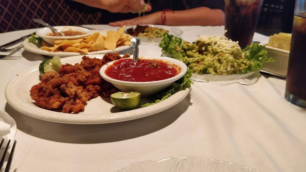 Mr Cs Supper Club | restaurant | 282 W View Point Dr, Nogales, AZ 85621, USA | 5202819000 OR +1 520-281-9000