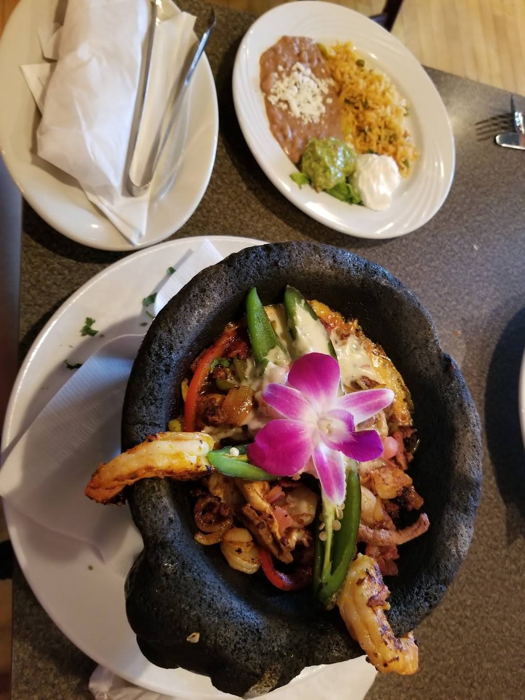 Sangrias Mexican Grill | restaurant | 215 S Memorial Dr, Appleton, WI 54911, USA | 9209553755 OR +1 920-955-3755