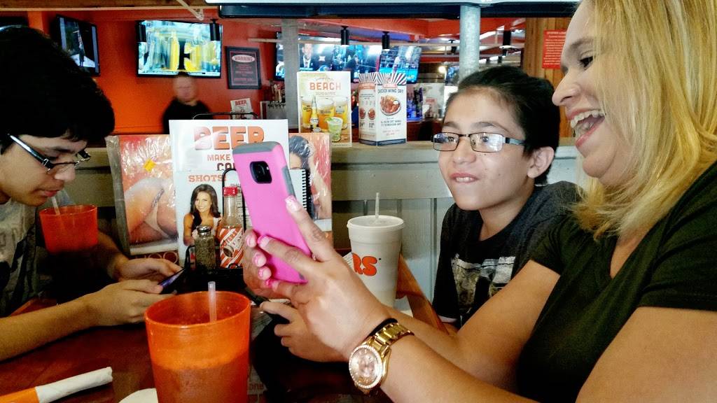 Hooters | restaurant | 1511 N Collins St, Arlington, TX 76011, USA | 8172653861 OR +1 817-265-3861