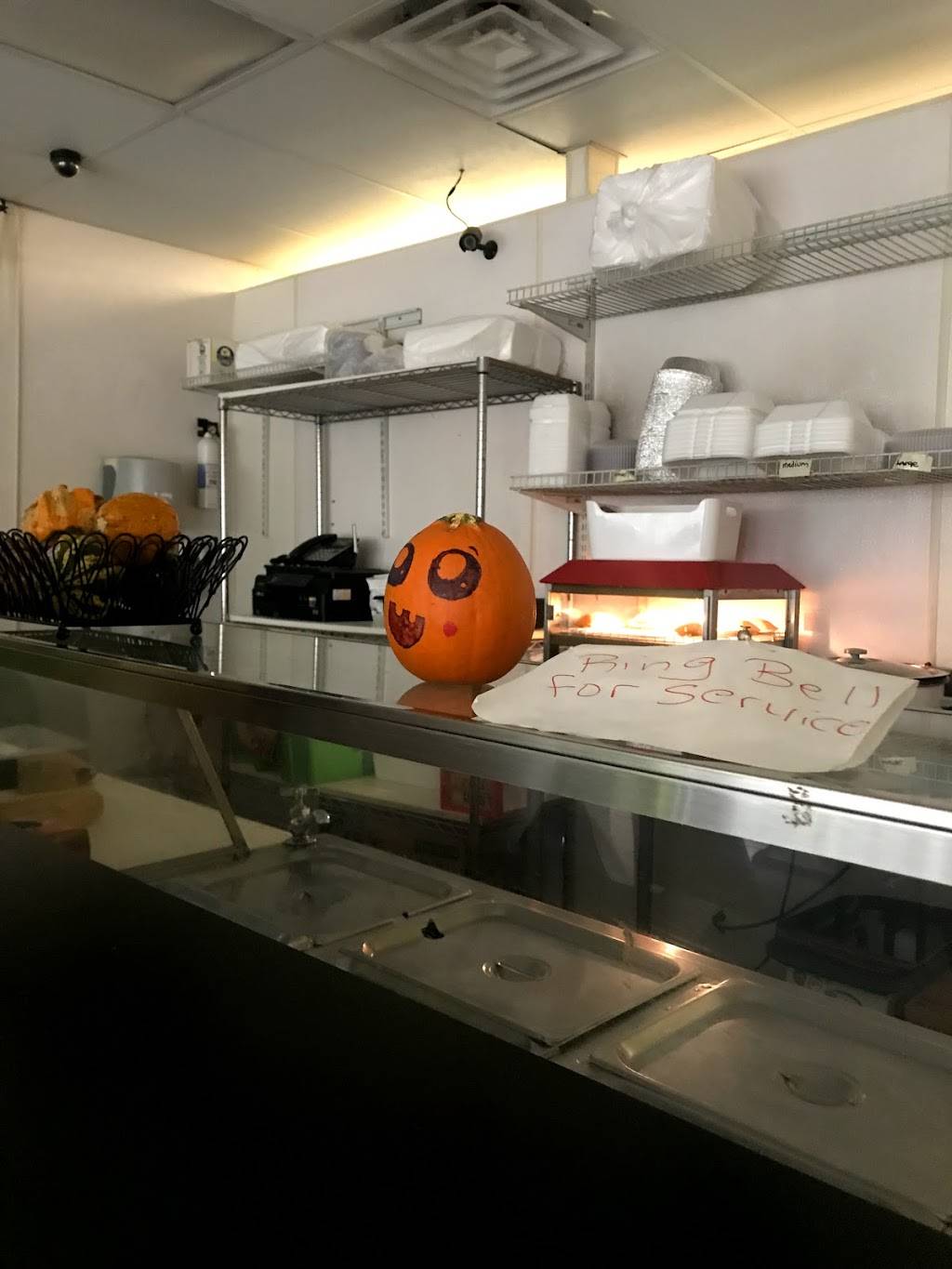 Tropical Breeze Jamaican Kitchen | restaurant | 423 Campbell Ave, West Haven, CT 06516, USA | 2039317115 OR +1 203-931-7115