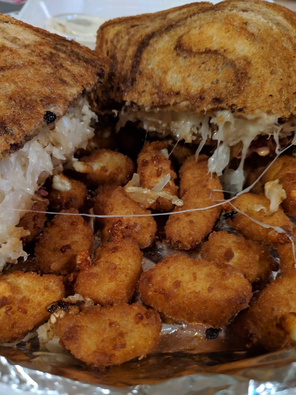 Badger Tavern | restaurant | 1612 Seminole Hwy, Madison, WI 53711, USA | 6082861450 OR +1 608-286-1450