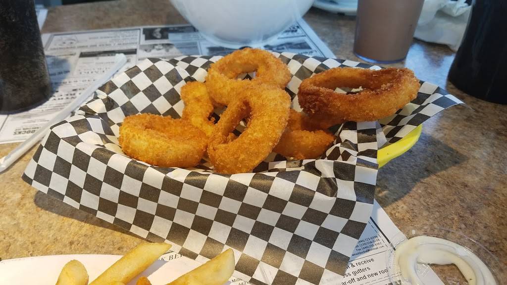 Dimitris Corner Restaurant | restaurant | 103 E Herrick Ave, Wellington, OH 44090, USA | 4406474976 OR +1 440-647-4976