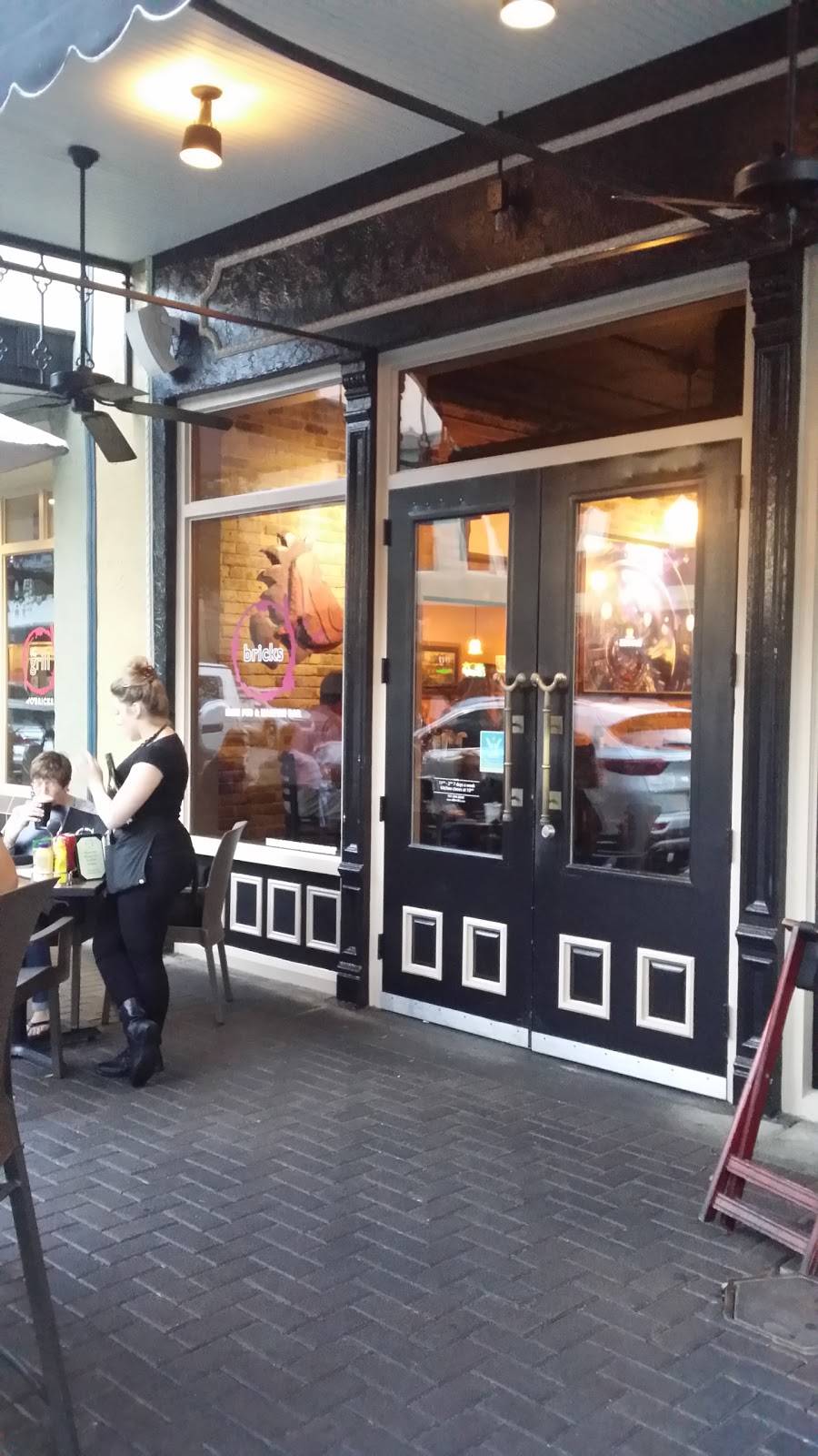 OBricks Irish Pub & Martini Bar / The Grill at OBricks | restaurant | 427 12th St W, Bradenton, FL 34205, USA | 9418968860 OR +1 941-896-8860