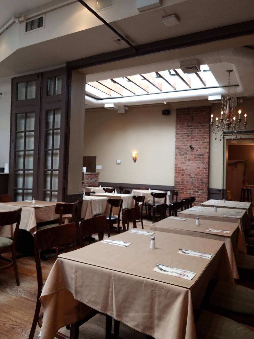 Dees Brick Oven Pizza & Kitchen | restaurant | 107-23 Metropolitan Ave, Forest Hills, NY 11375, USA | 8884883337 OR +1 888-488-3337