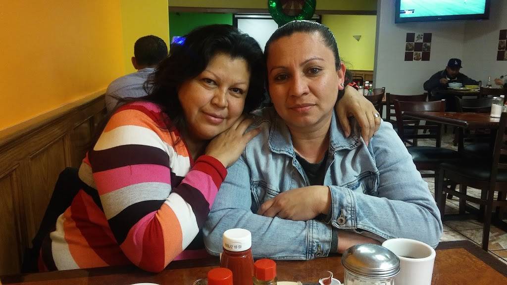 Nuevo Santaneco | restaurant | 3068 Pico Blvd, Los Angeles, CA 90006, USA | 3237345101 OR +1 323-734-5101