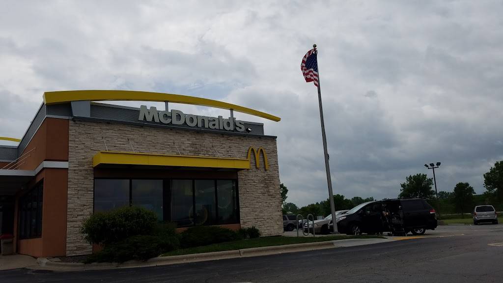 McDonalds | cafe | 2421 Monroe Rd, De Pere, WI 54115, USA | 9204657765 OR +1 920-465-7765