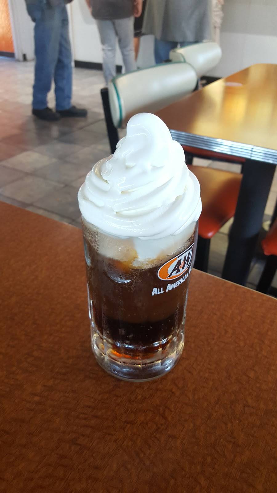 A&W | restaurant | 3741 Redwood Hwy, San Rafael, CA 94903, USA | 4154799652 OR +1 415-479-9652