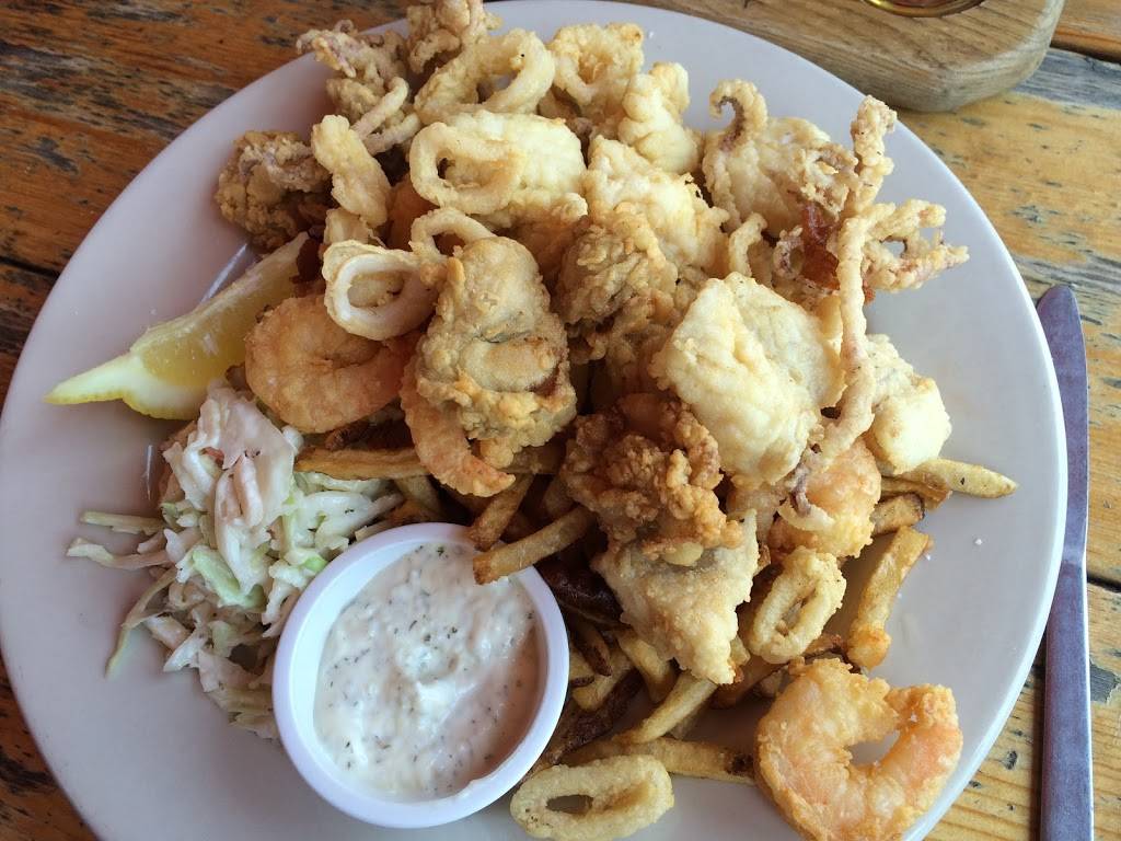 Cape Ann Brewing Co | restaurant | 11 Rogers St, Gloucester, MA 01930, USA | 9782827399 OR +1 978-282-7399