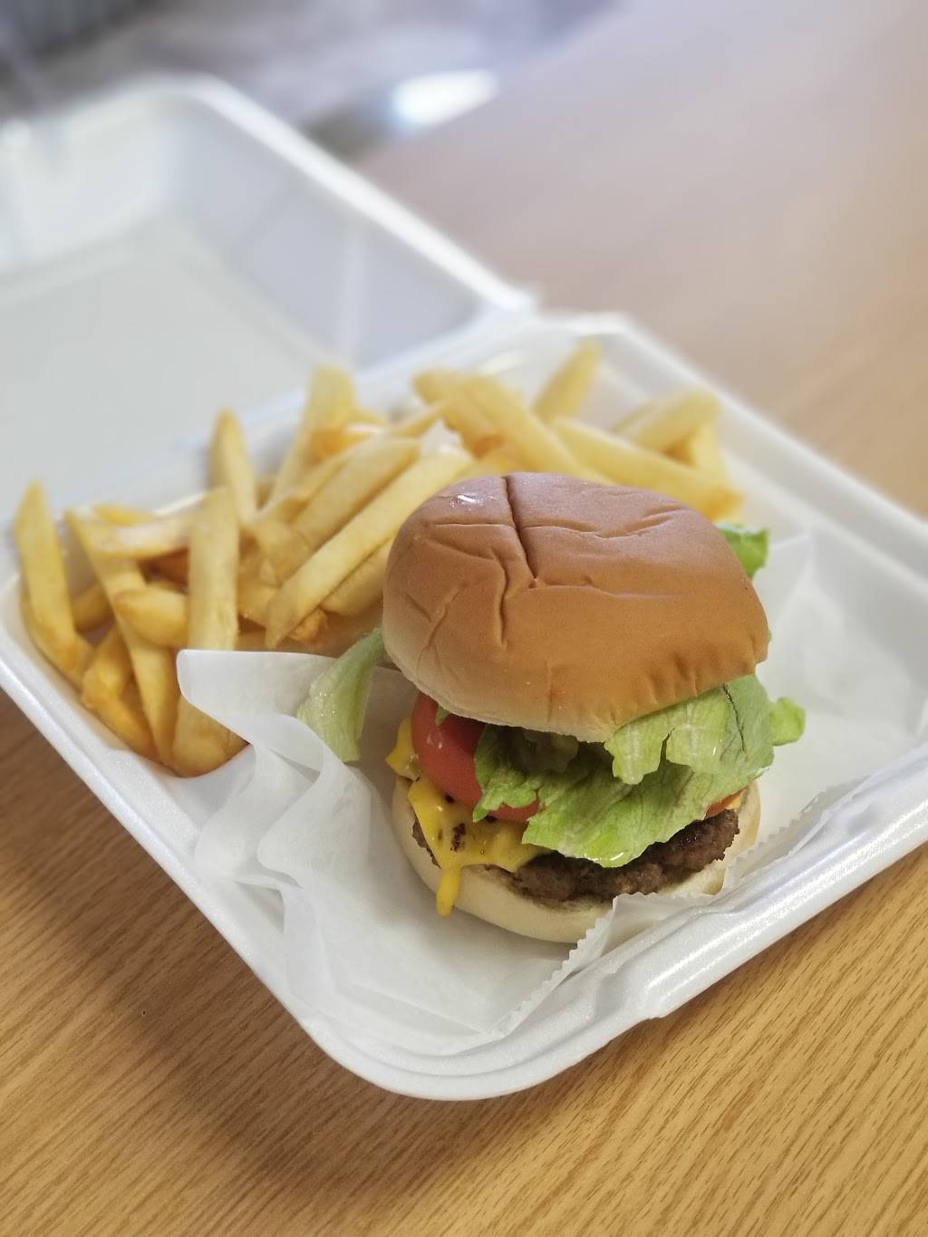 Famous Jays BBQ | restaurant | 5155 Haines Rd N #2602, St. Petersburg, FL 33714, USA | 7274407779 OR +1 727-440-7779