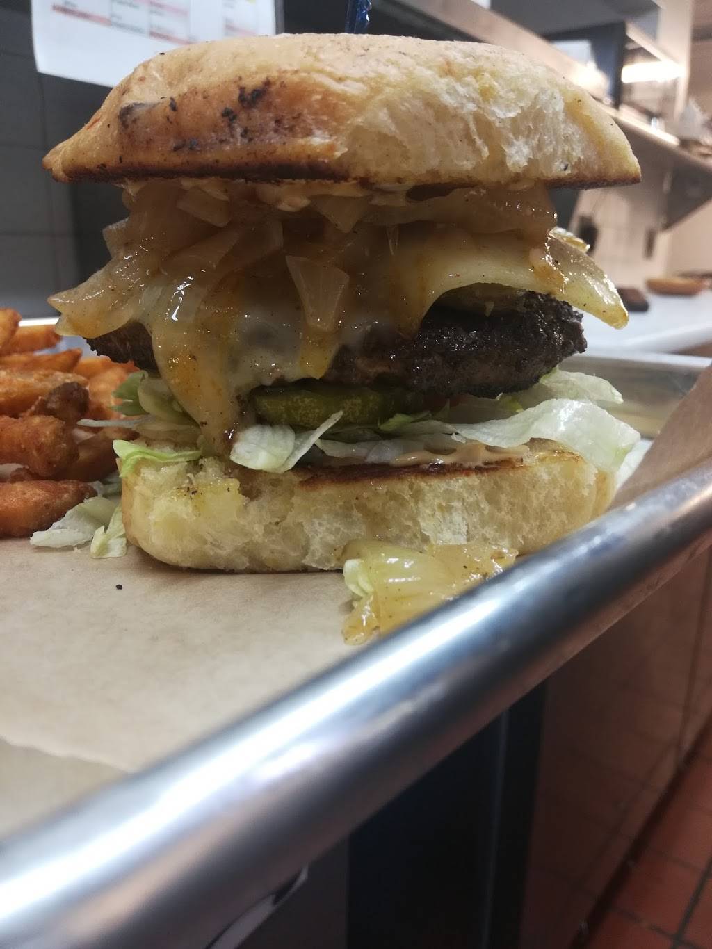 The Lakehouse | restaurant | 9307 Boat Club Rd, Fort Worth, TX 76179, USA | 8173863156 OR +1 817-386-3156