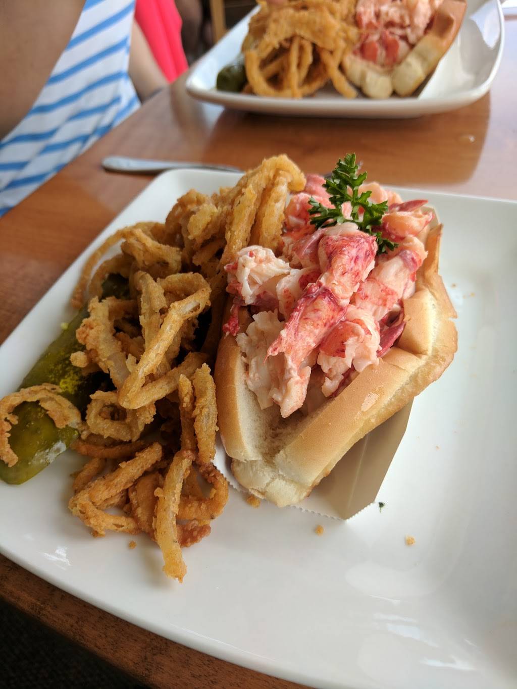 Dolphin Marina & Restaurant | restaurant | 515 Basin Point Rd, Harpswell, ME 04079, USA | 2078336000 OR +1 207-833-6000